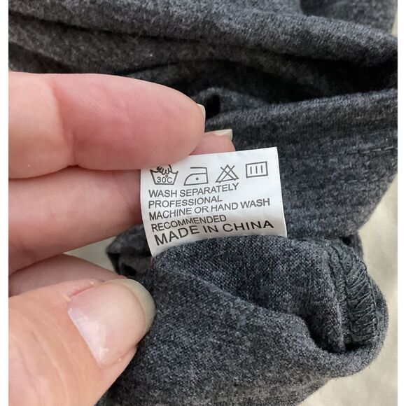 Christmas Gnome Crew T-Shirt Medium - Picture 4 of 5